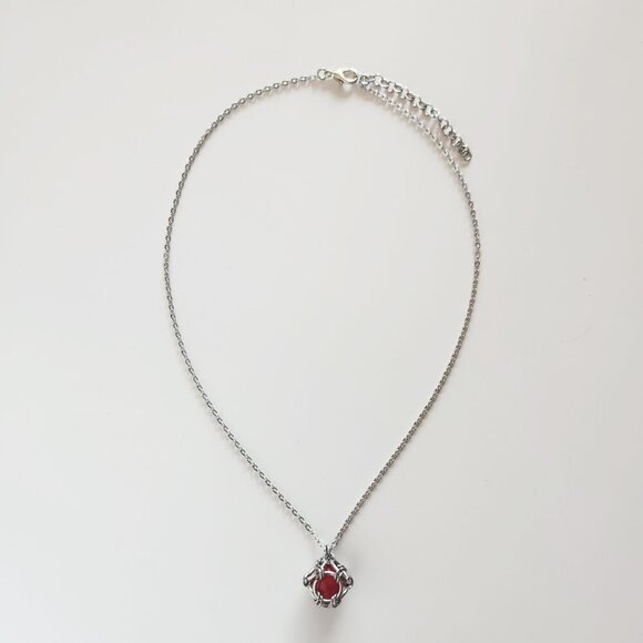 Antique gothic red pearl chainmaille necklace with a small silver chain - Picture 3 of 6